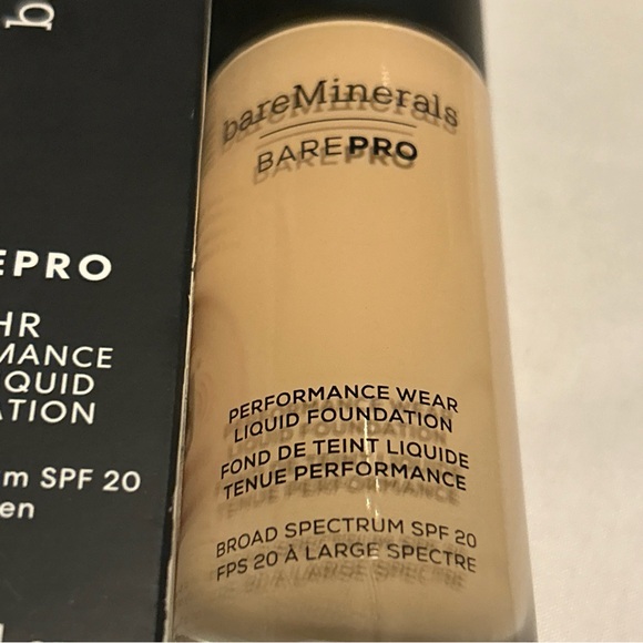 BareMinerals barePro Liquid Foundation sateen 05 - Picture 3 of 7